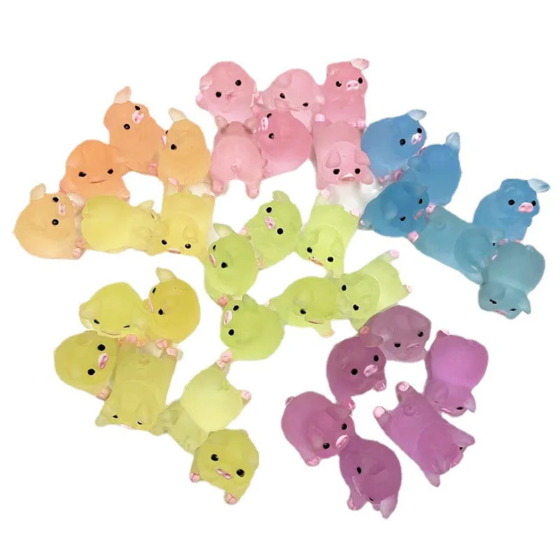 10PCS เด็กใหม่ Glow Piglet ของเล่น DIY เรซิ่นอุปกรณ์เสริมครีมเจลวัสดุตกแต่ง