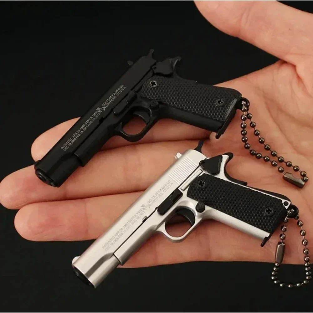 Modelo de pistola M1911 de aleación 1:3, llavero de pistola de juguete desmontable en miniatura, colgante para mochila, decoración, regalo para niños y adultos