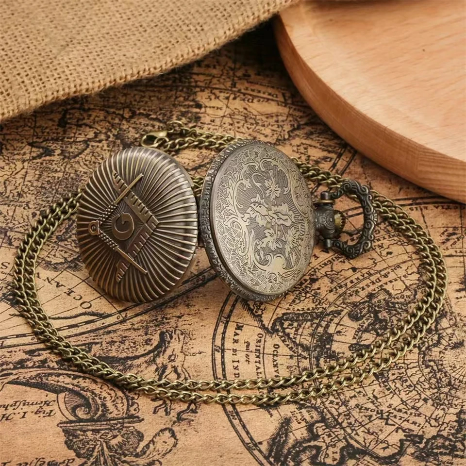 Colar com pingente de relógio de bolso de quartzo em liga de tema Co-Masonic de bronze com tema Co-Masonic/relógio de colar