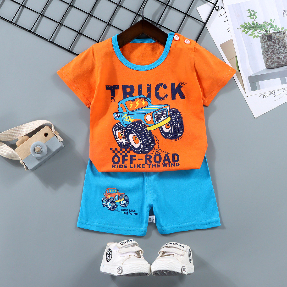 Moda Abbigliamento per bambini Ragazzi Ragazze Set Top Pantaloncini 2 pezzi 100% cotone Morbido Estate Bambini Panni per bambini T-shirt Pantaloncini Vestito da bambino