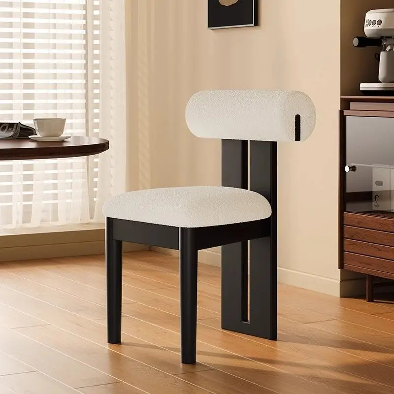 Silla de comedor de madera maciza de lujo, luz nórdica, para uso doméstico, paquete suave Simple, respaldo, silla comercial moderna de moda