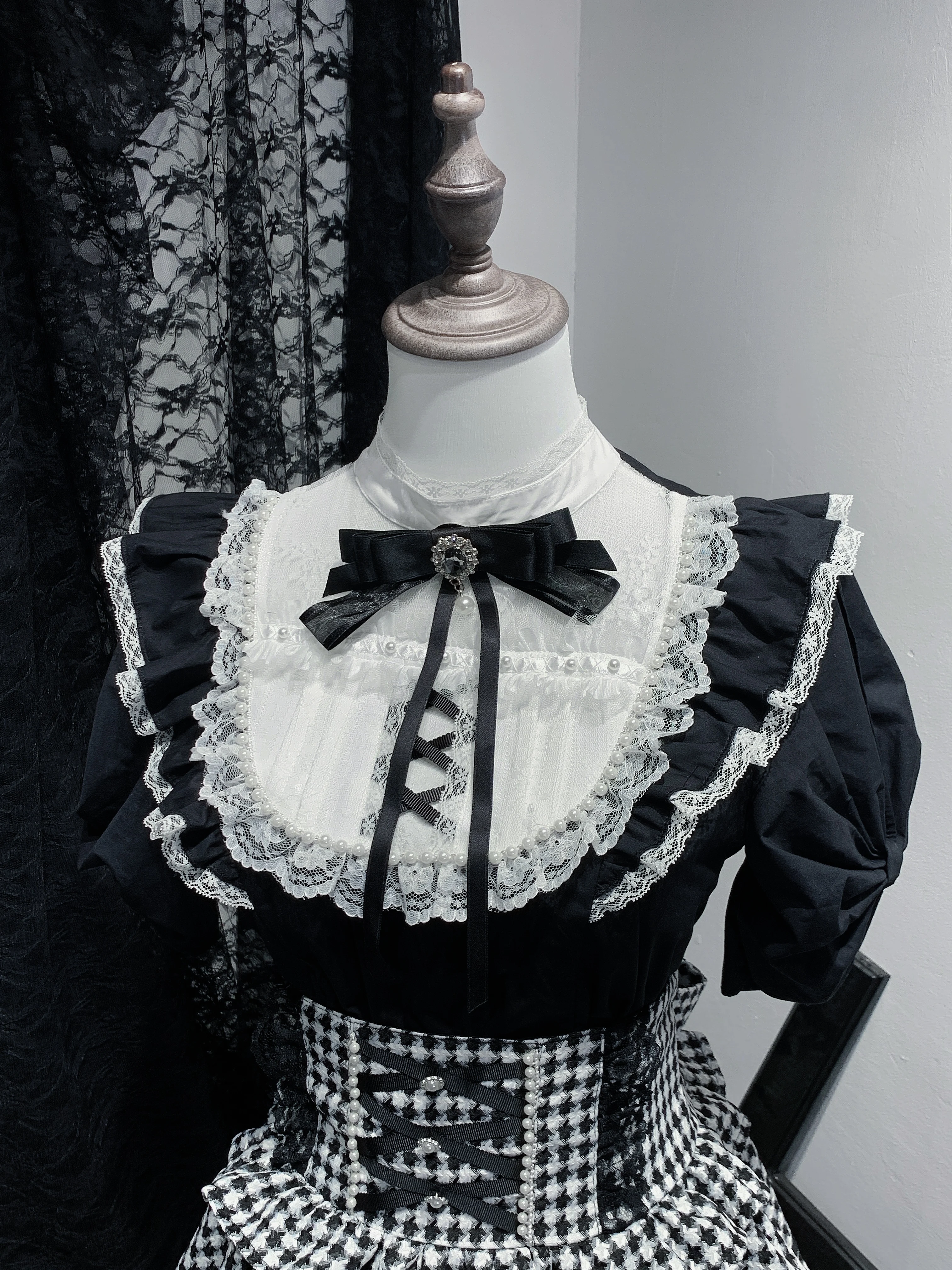 Blus Produksi Massal Gaya Tambang Jepang Atasan Kaus Serbaguna Lolita Lucu Manis Lengan Puff Busur Kerah Berdiri Sambungan Renda Wanita