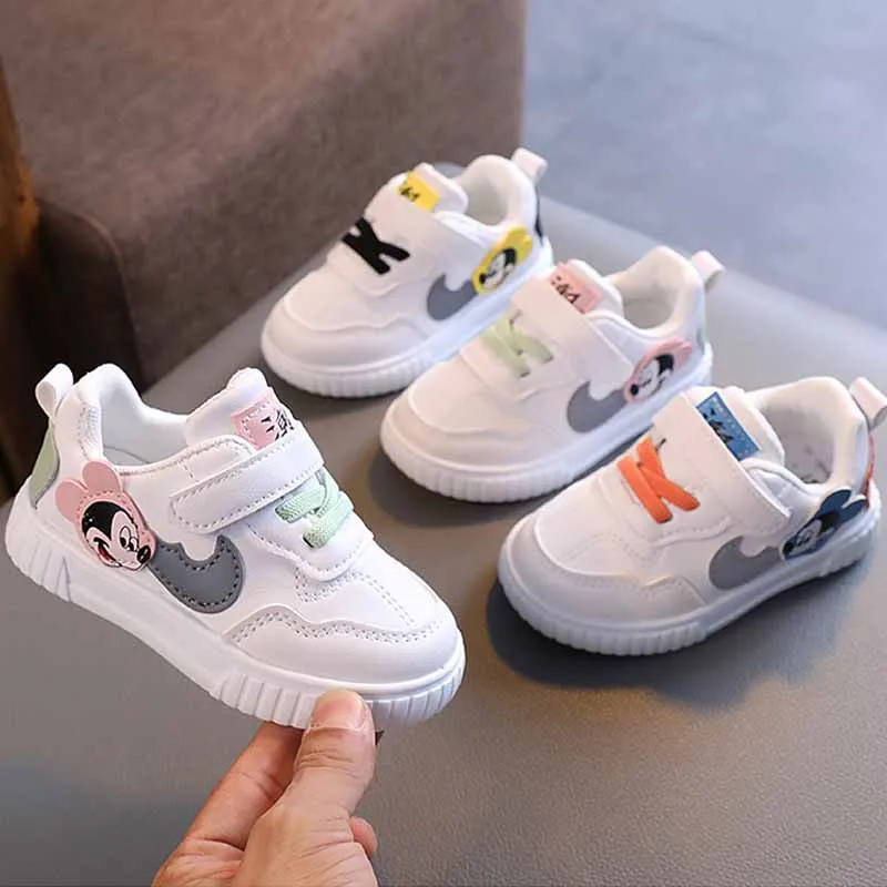 Disney Mickey Mouse เด็กแนวโน้มรองเท้าสบายๆสาวรองเท้าสีขาวเล็กๆ 0-2 ปีเด็กทารกแฟชั่น Chic Soft Sole รองเท้า