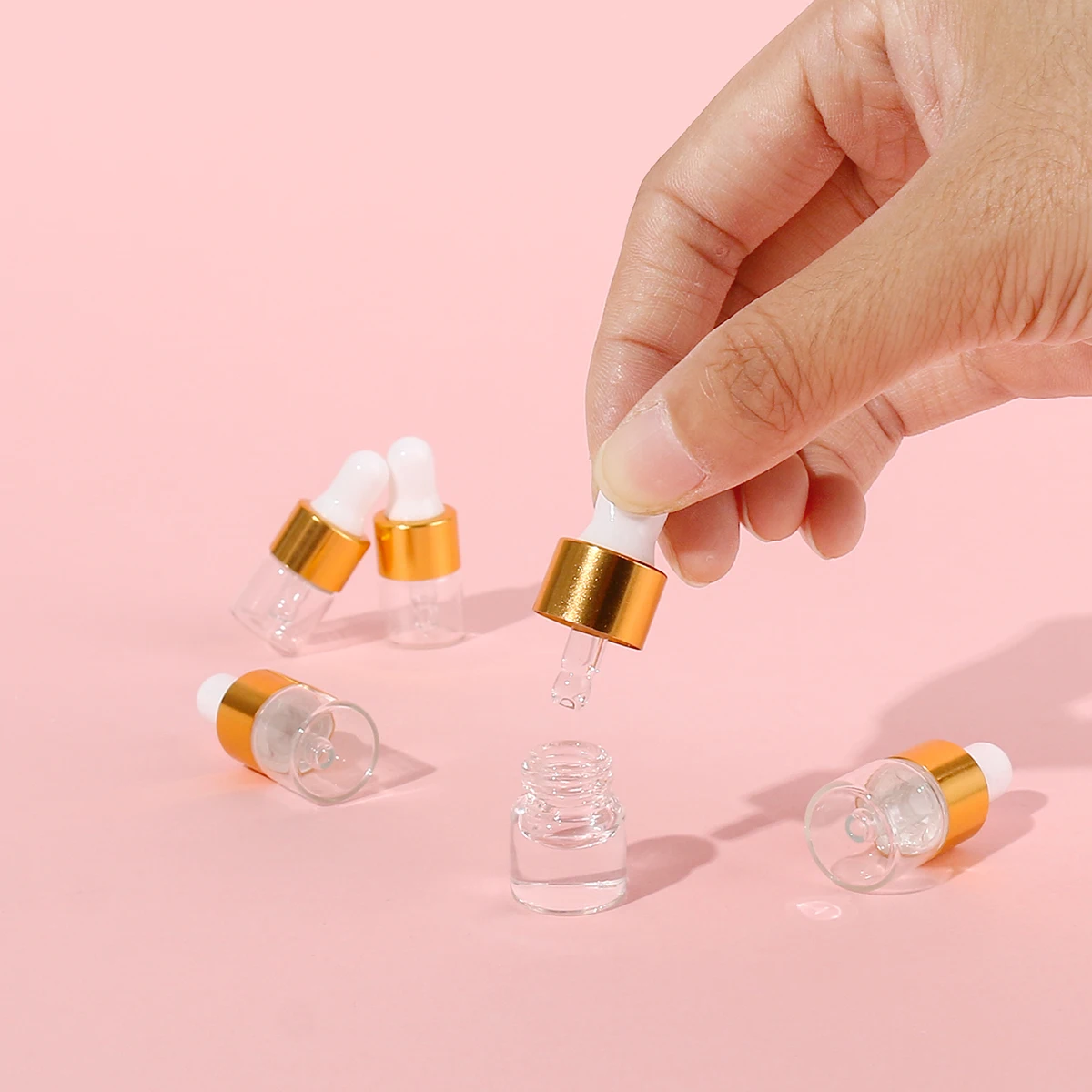 50pcs 1ml 명확한 미니 유리 Dropper 병 에센셜 오일 샘플 여행을위한 유리 눈 Dropper와 작은