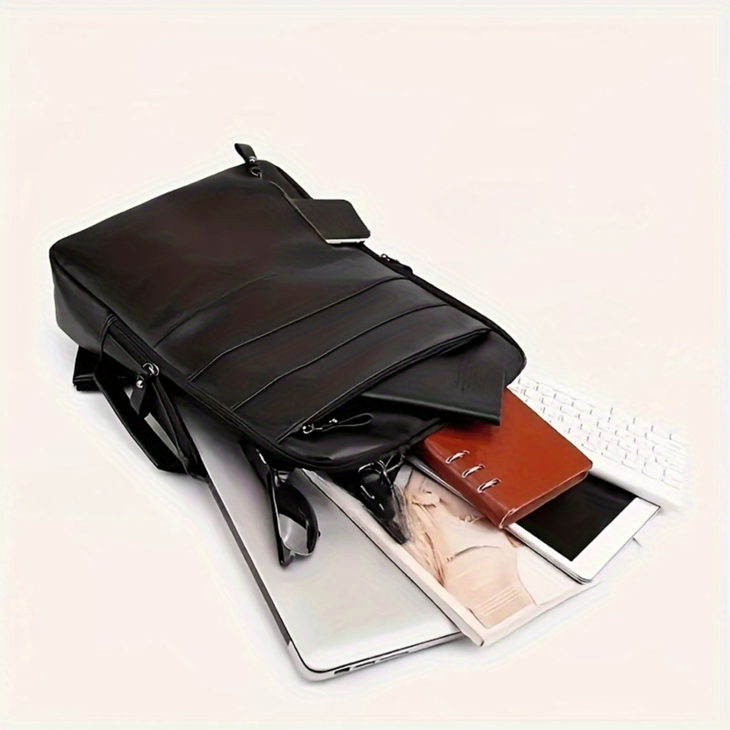 "Mochila empresarial unissex de couro sintético com compartimento para laptop – elegante e prática para trabalho e viagens"