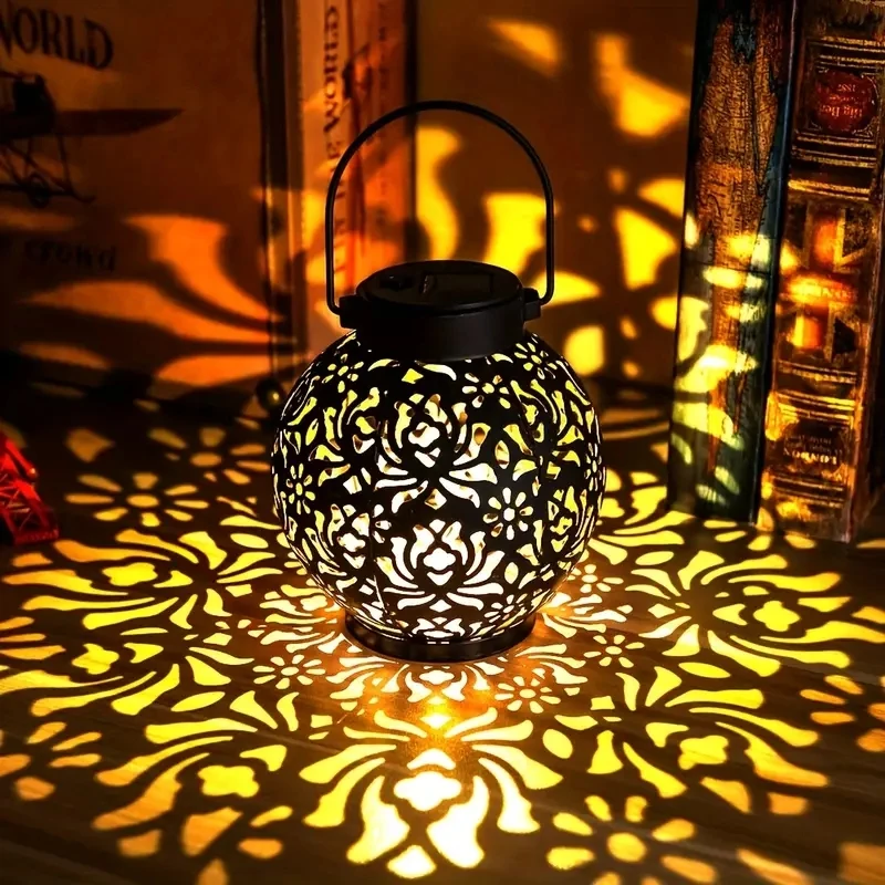 Jardim ao ar livre paisagem decoração luzes solares, lanterna redonda impermeável, pendurado luzes de projeção oca, metal LED