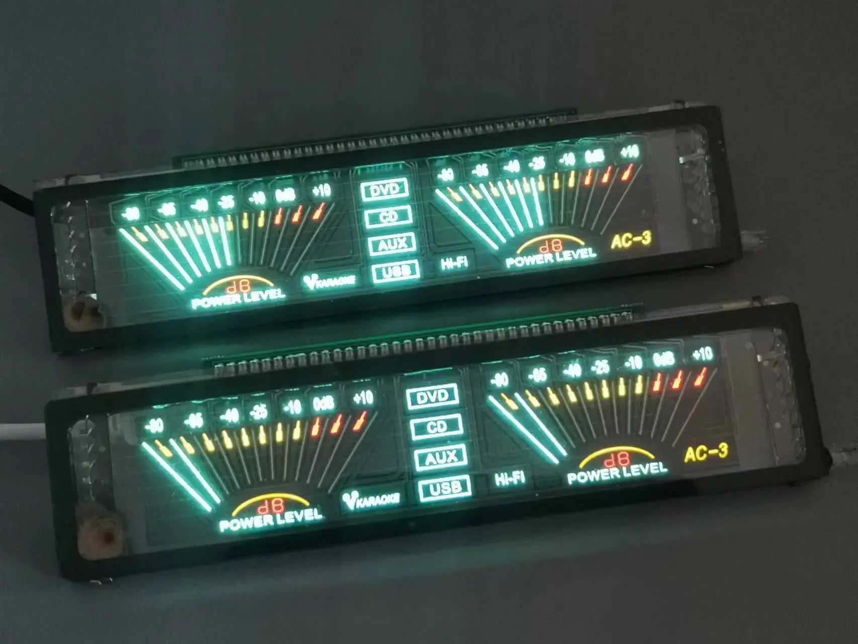 Display multimediale, schermo fluorescente VFD, luminosità di alta qualità e stabile, altoparlante amplificatore, spettro Display auto