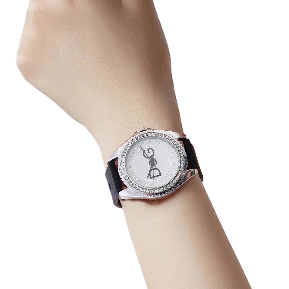 แบรนด์หรู DQG ผู้หญิงนาฬิกาสายหนัง Rhinestone Inlay Dial แฟชั่นนาฬิกาควอตซ์ผู้หญิงนาฬิกาของขวัญ