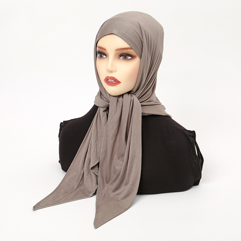 Venta al por mayor Ramadán bufanda triangular lisa Jersey Modal sólido Hijab elasticidad chales musulmanes bufanda algodón Islam chales y chales