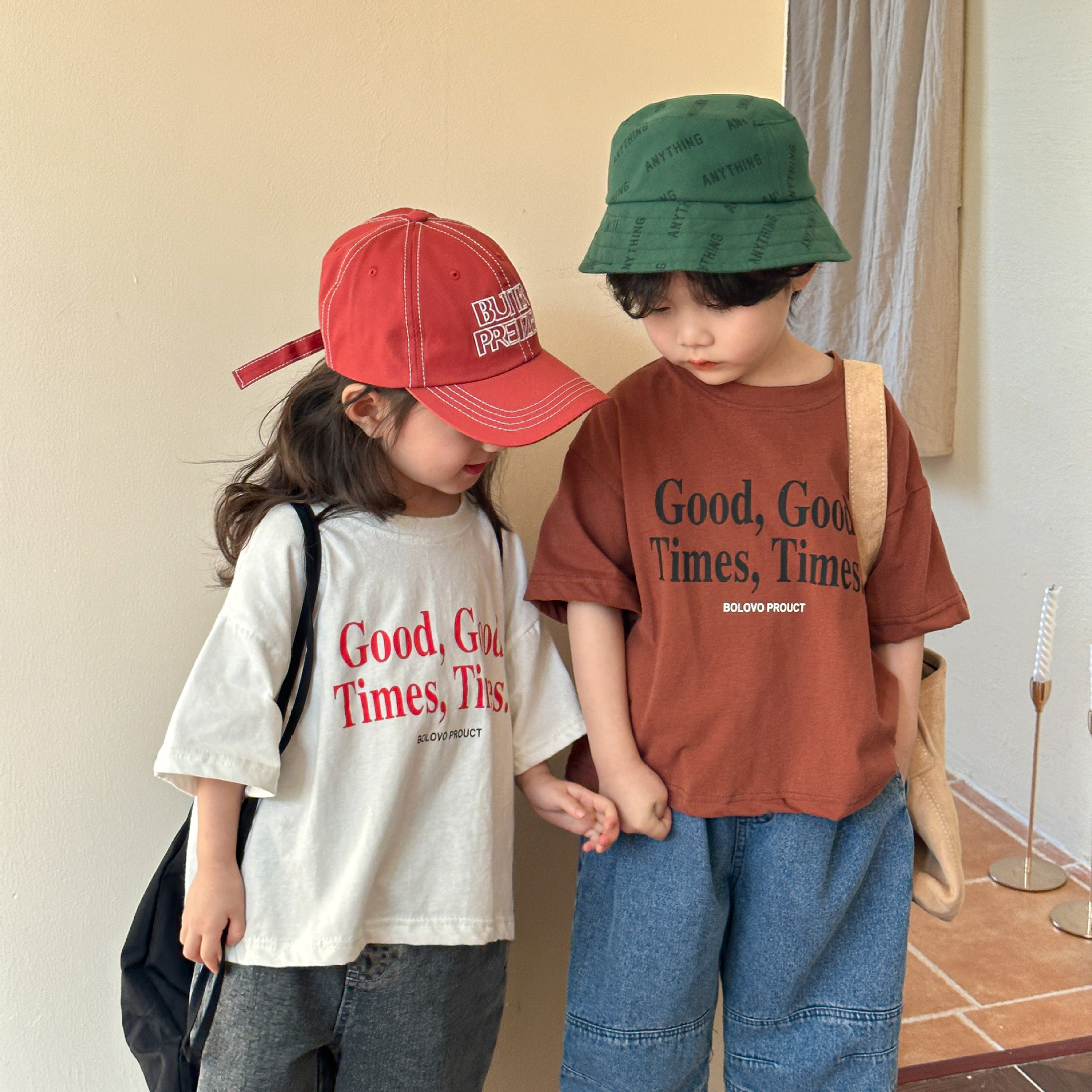 子供のレタリングプリントのコットンTシャツ,半袖カジュアルTシャツ,男の子と女の子のためのゆったりとした服,ファッショナブルな夏,2022