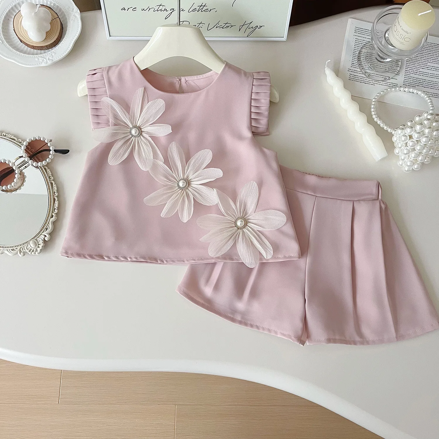 Abito per bambini per ragazze Estate carino tre fiori maglietta a maniche corte + pantaloncini Set da 2 pezzi Abbigliamento casual Abbigliamento per bambini ﻿