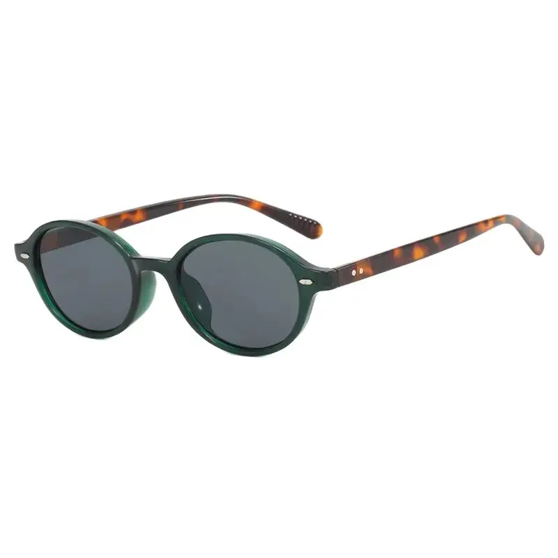Retro แว่นตากันแดดรูปไข่ขนาดเล็กผู้หญิงผู้ชาย Rivets Shades แว่นตาแฟชั่นหรูหราแว่นตากันแดด UV400 ยี่ห้อ Oculus หญิง Gafas