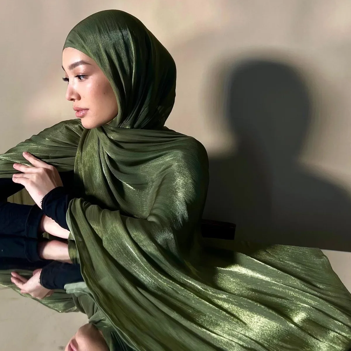 Großhandel Premium Schimmer Seide Satin Hijab Schal Frauen Luxus Medine Seide Schleier Muslimische Frauen Hijab Glänzenden Schal frauen Schals