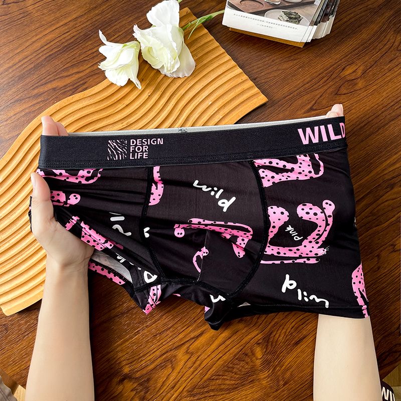 MAIMENG-ropa interior Sexy con estampado de leopardo para hombre, bragas de seda helada, cómodas esquinas planas, antibacterianas, Bóxer corto a la moda