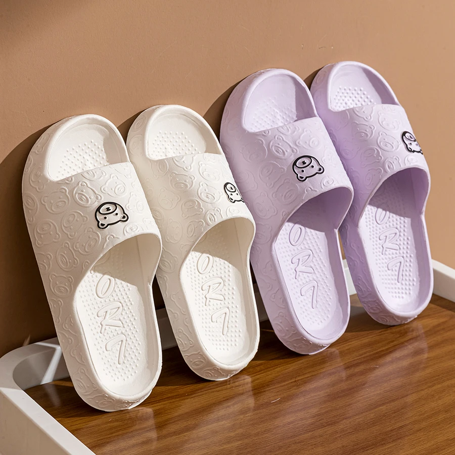 รองเท้าแตะสตรีฤดูร้อนพิมพ์หมีน่ารักในร่มห้องน้ํา Anti-SLIP Soft Sole คู่ความสว่างสบายผู้ชายรองเท้า