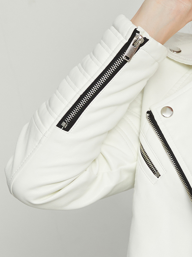 2025 新ファッション女性オートバイ白フェイクシープスキンレザージャケット女性秋冬バイカージッパーストリート黒コート