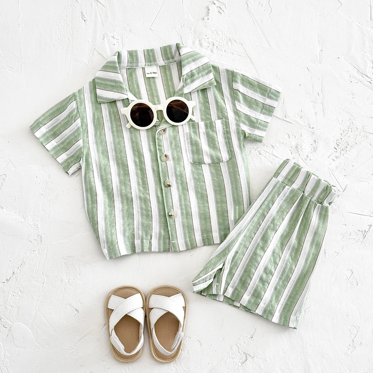 Conjunto de ropa de verano para bebés recién nacidos, camisa de solapa de manga corta abotonada a rayas verdes y pantalones cortos, conjunto de 2 uds.