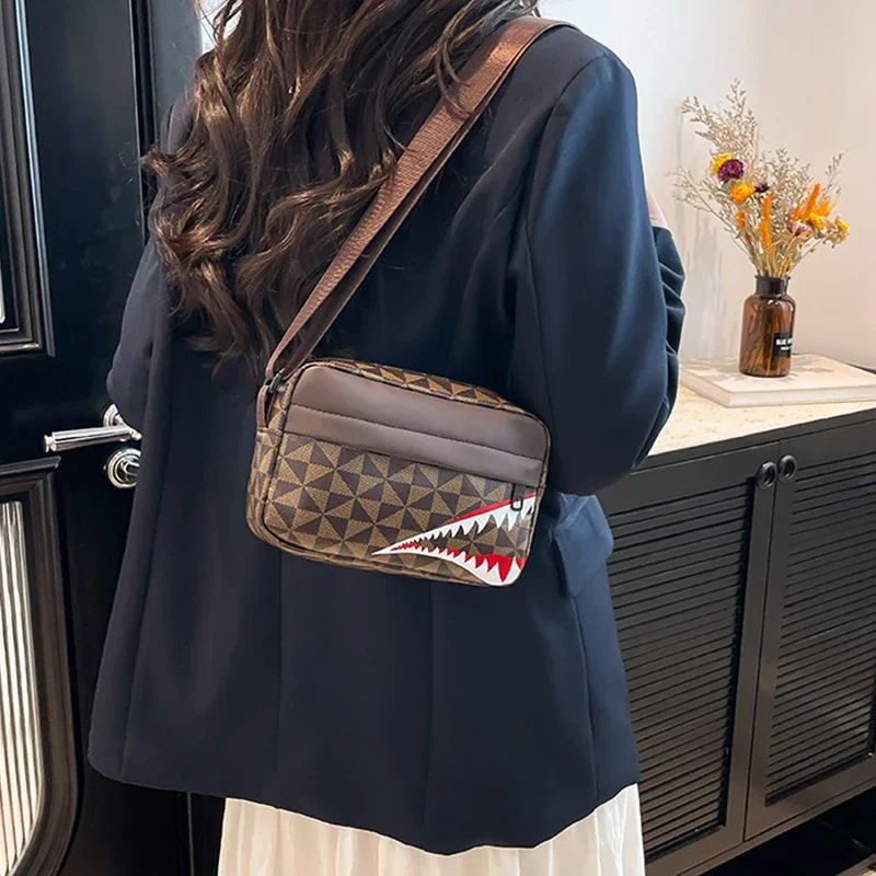 Moda casual crossbody grande capacidade pequeno quadrado saco criativo boca de tubarão crossbody saco simples moeda bolsa