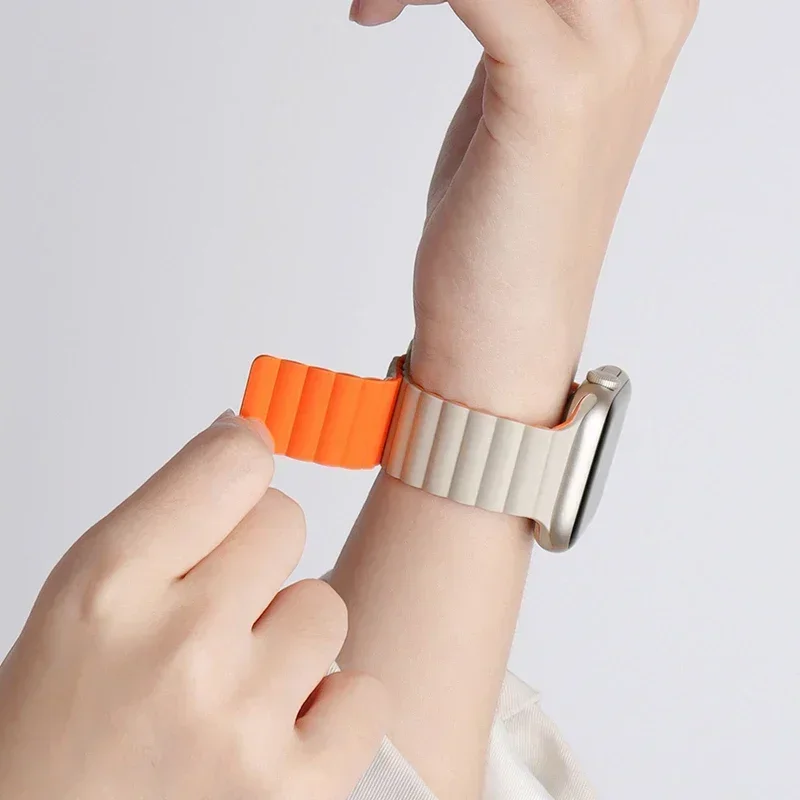 สายแม่เหล็กสําหรับ Apple Watch Bands 45 มม.38 มม.49 มม.40 มม.42 มม.41 มม.ซิลิโคนสร้อยข้อมือกีฬา iWatch Series ultra 9 6 5 7 8 se 44 มม.