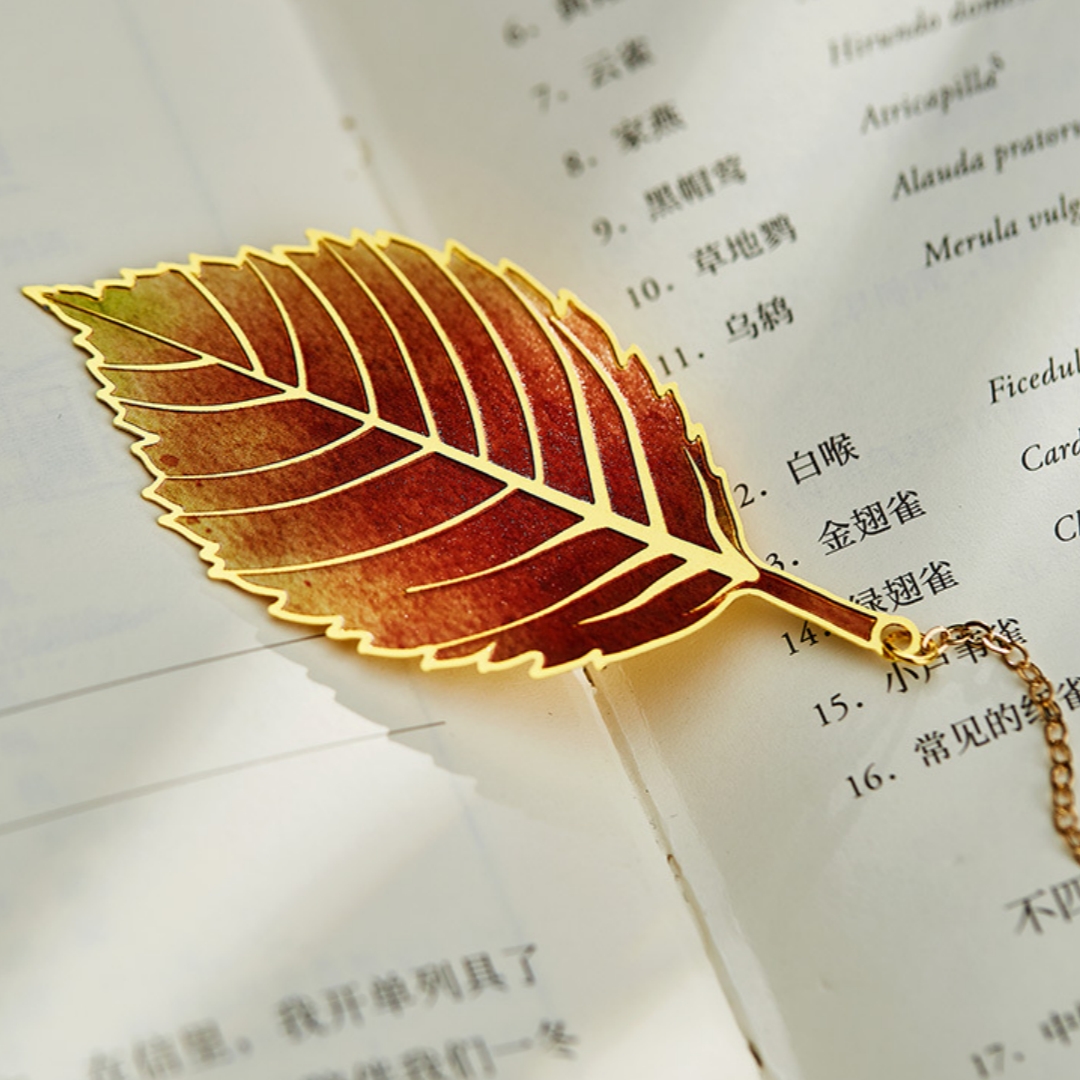Exquisite Leaf Metal Bookmark with Metal Chain Pendant Maple Apricot Leaf Book Markers Reading Accessories Student Stationery