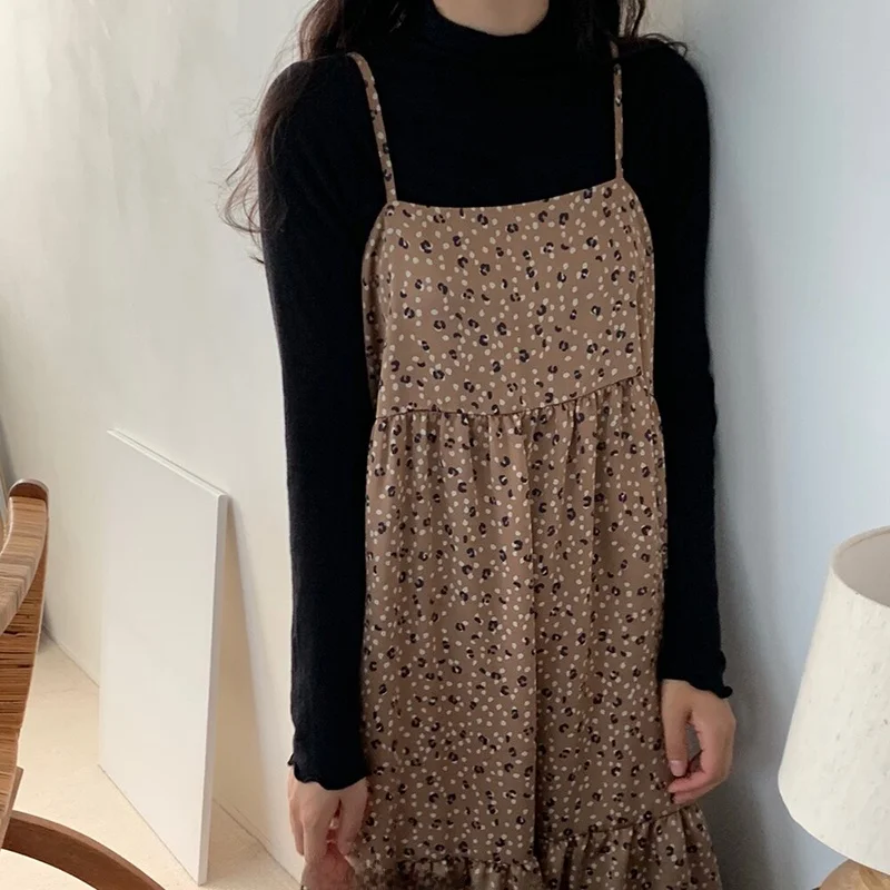 スリムフィット長袖クルーネック Tシャツ女性のベースシャツシンプルなデザイン通勤韓国スタイルトップ春秋