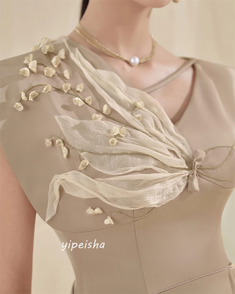 ที่กําหนดเองย์Appliqueโบว์ชายหาดA-LineคอวีBespokeโอกาสชุดเดรสแขนยาว