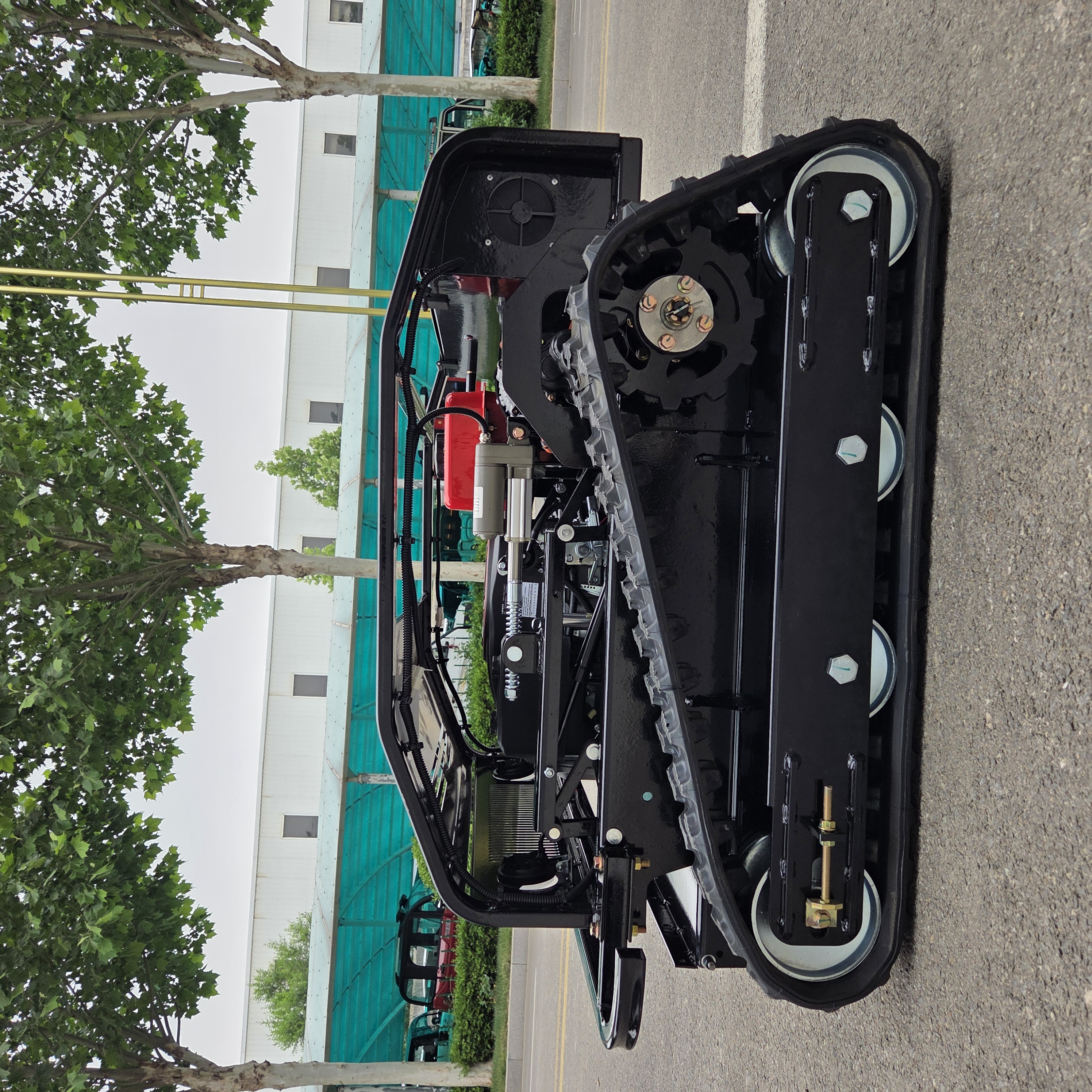 Zero-turn intelligente benzine bosmaaier met afstandsbediening Draagbare viertaktgrasmaaier Professionele definitie van efficiëntie