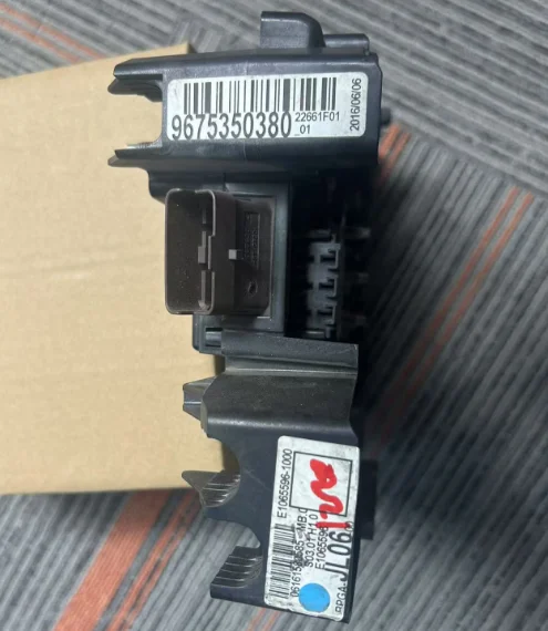Car Battery Protection Fuse Management Unit 9675350380 For Peugeot 308 408 Citroen C4 Picasso