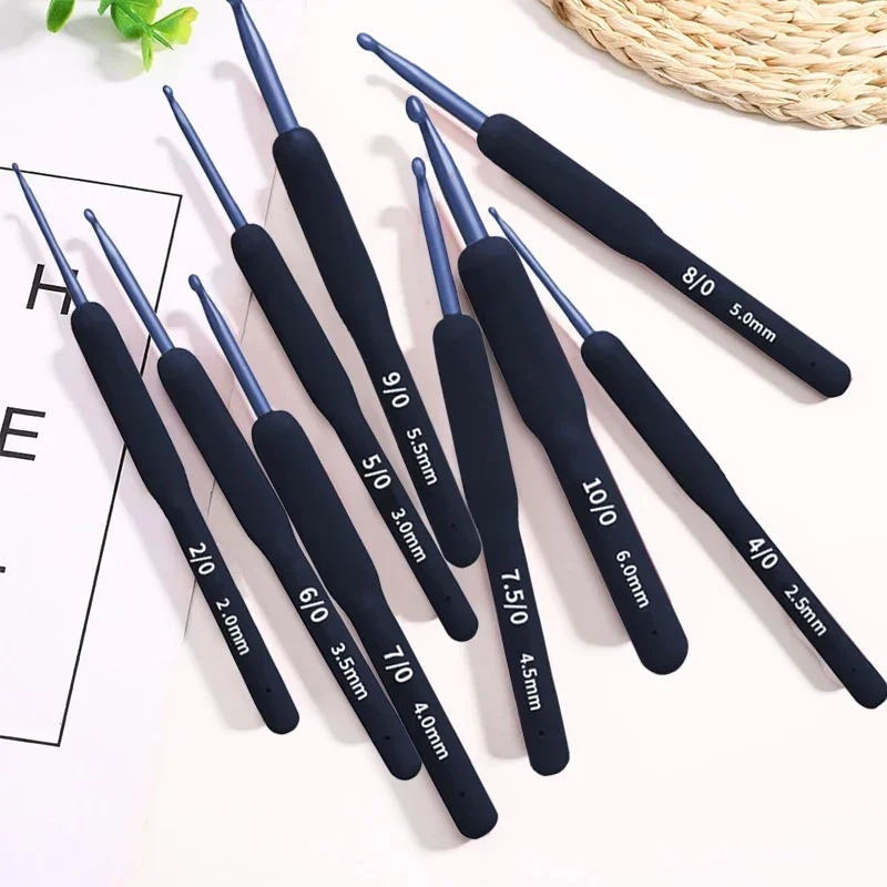 9 ชิ้น Blue Soft Handle ชุดถักโครเชต์ DIY เสื้อกันหนาวถักโครเชต์พร้อมชุดเครื่องมือซิลิโคนลื่นโครเชต์เย็บเครื่องมือ