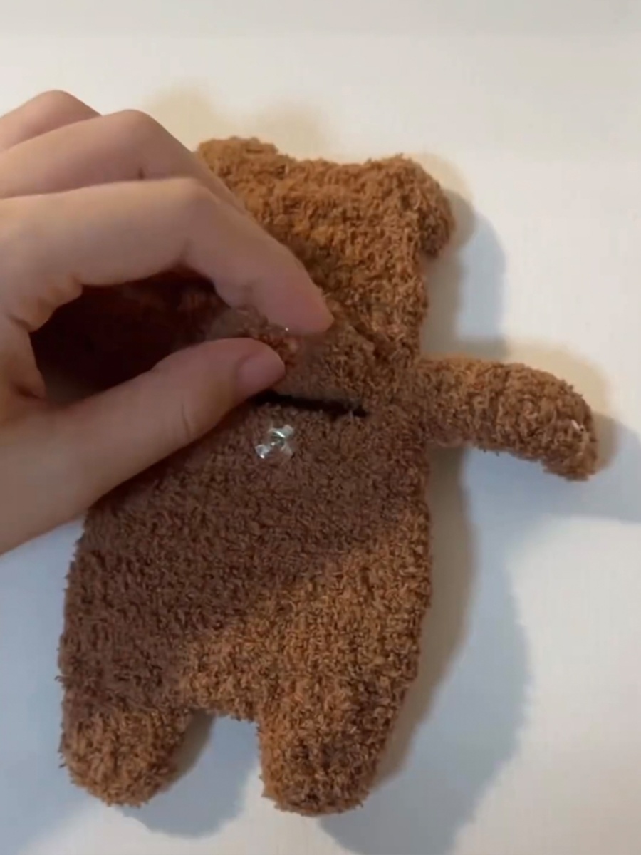 バレンタインデーのギフト手作り編み物 DIY 材料キットクマイヤホンバッグペンダントかわいいクマ糸かぎ針編みアクセサリー