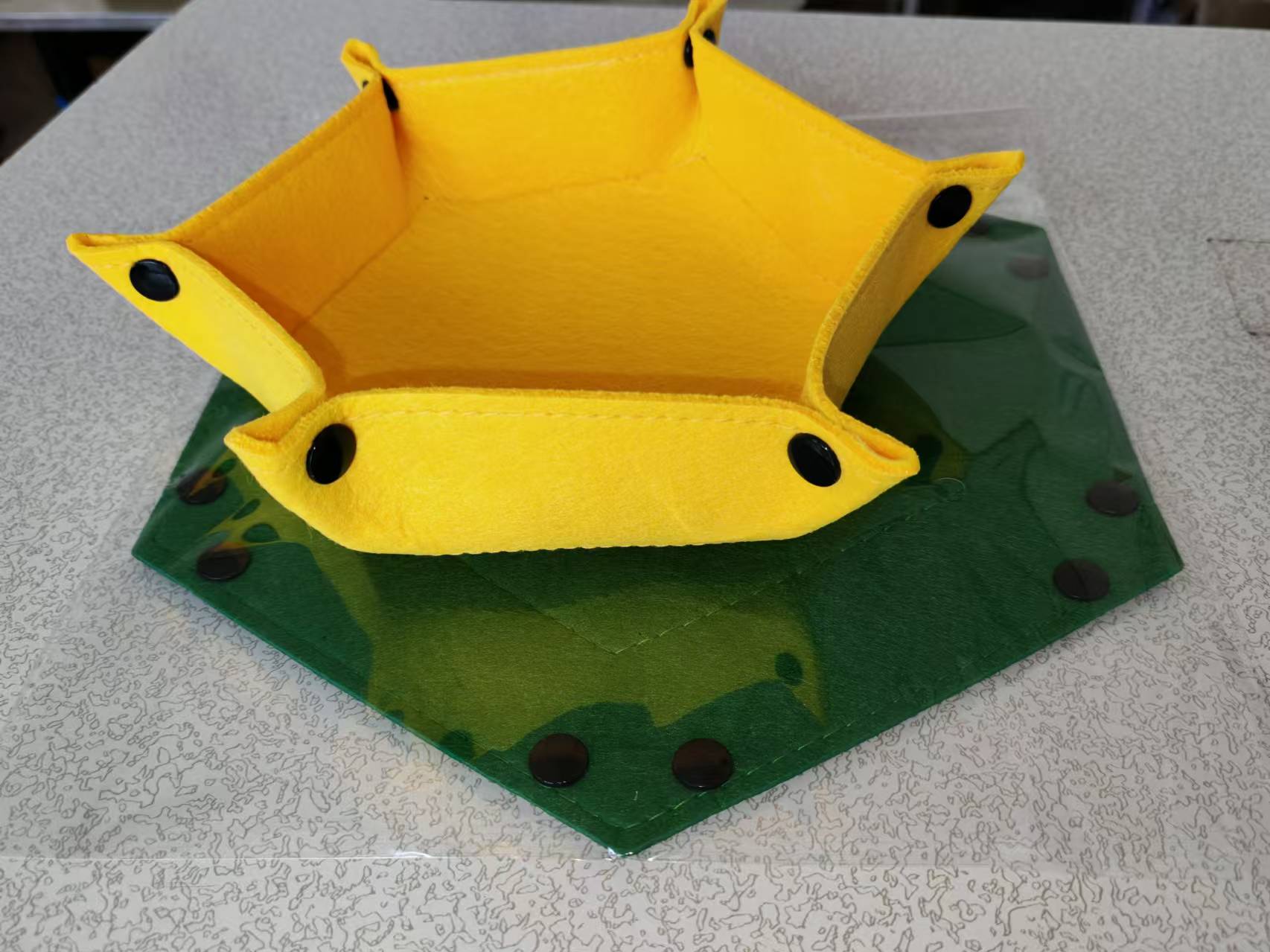 1pc bandeja de dados hexagonal e caixa de armazenamento diversos acessórios de bandeja de dados de jogo de tabuleiro