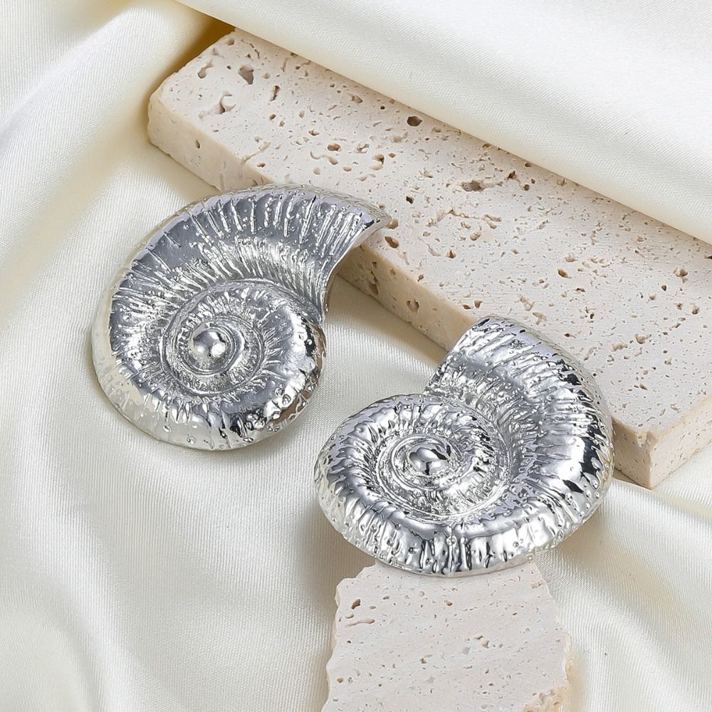 Anting-anting gaya Vintage logam, anting-anting kancing pantai liburan elegan perhiasan telinga modis musim panas