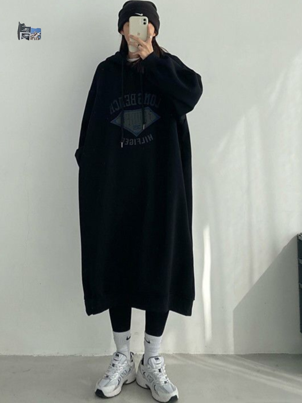 プラスサイズの女性のフリース裏地パーカードレス隠し肉レタリング緩い怠惰なスタイル秋冬長袖ミッドレングス A ラインドレス