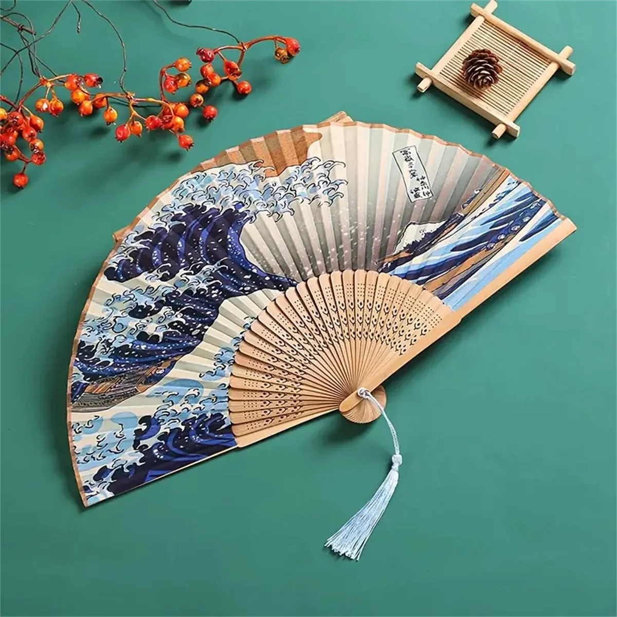 1pc, ventaglio pieghevole giapponese fatto a mano decorativo onda Kanagawa ventaglio pieghevole ventagli portatili vintage per le donne pieghevole portatile F