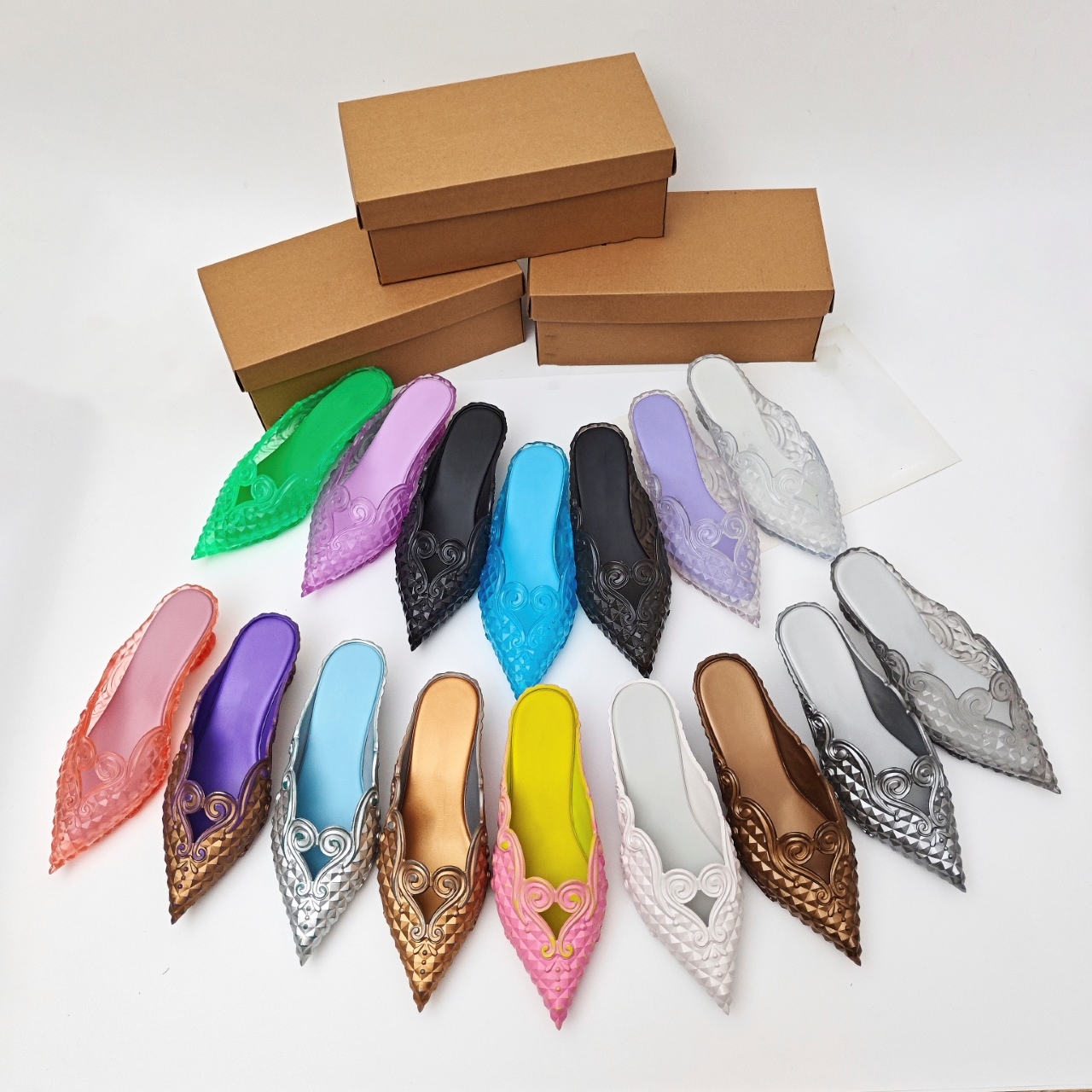 Летняя модная дизайнерская женская обувь 2025 года, туфли с тиснением и 3D острым носком, туфли ведьмы, женские тапочки на низком каблуке в стиле ретро, обувь для вечеринок