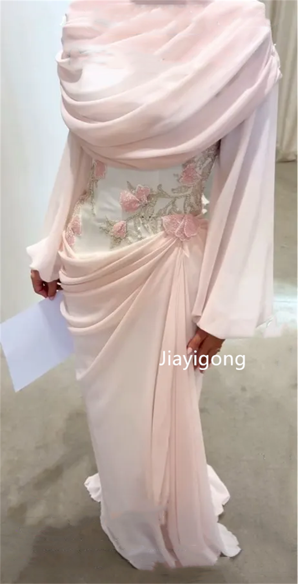 Personalizado estilo moderno chiffon padrão lantejoulas em linha reta gola alta vestidos longos sob medida ocasião de alta qualidade