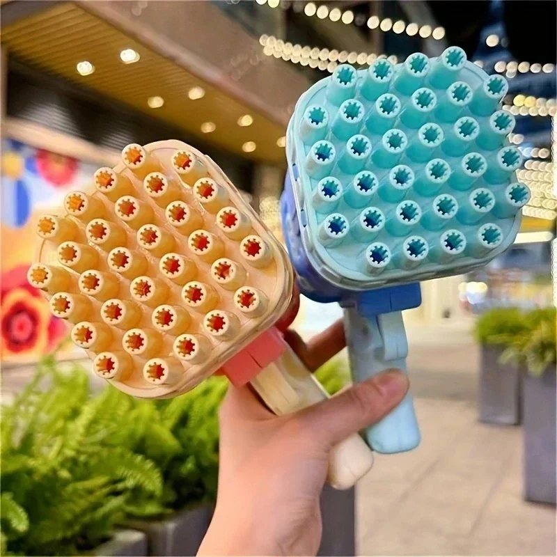 Pistola per bolle elettrica a 32 fori per bambini caldi, pistola per bolle elettrica, giocattoli per soffiare bolle genitore-figlio all'aperto senza bolle d'acqua a batteria