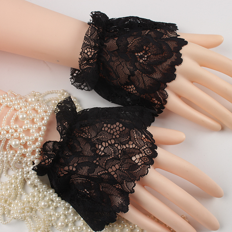 Mangas de renda curta para mulheres, punhos bordados com babados, elegante manga Lolita, branca e preta, na moda, 1 par