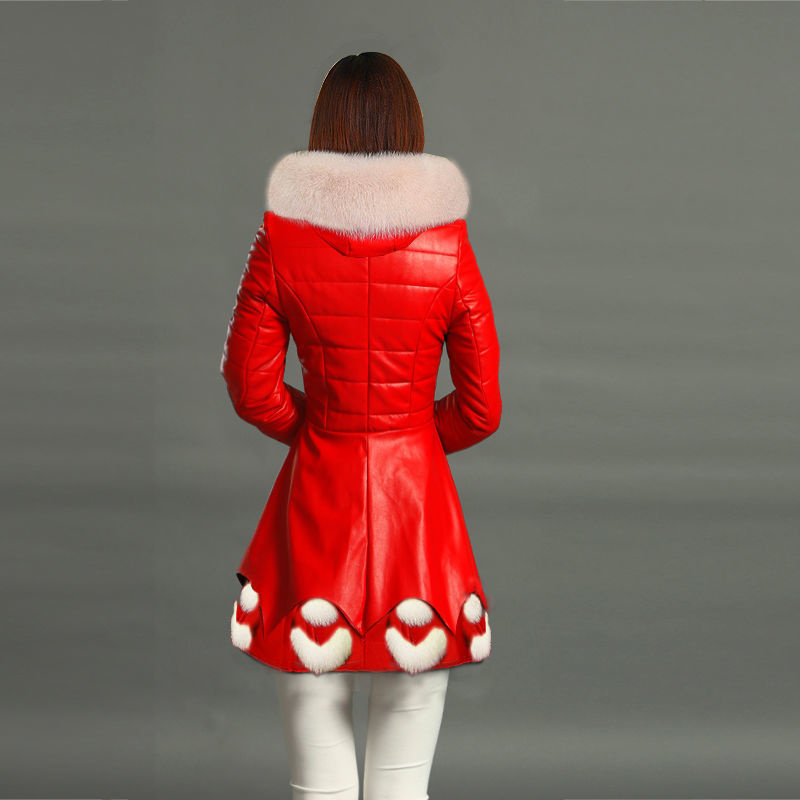 Haining ขนสัตว์ผู้หญิงฤดูหนาว PU หนังฝ้ายเสื้อใหม่กลางความยาวเลียนแบบฟ็อกซ์ Hooded หญิงเสื้อสเวตเตอร์ถักบาง Windbreaker