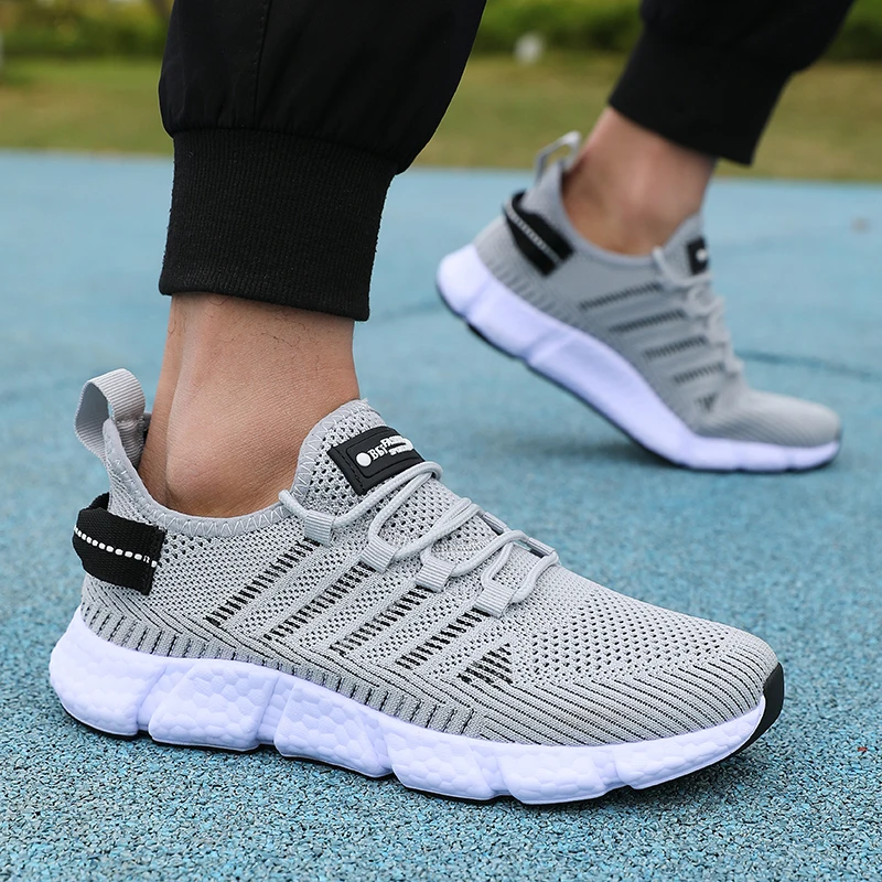 Neue Sommer Weiche Sohlen Laufschuhe Männer Mesh Atmungsaktive Casual Schuhe Bequeme Modische Vielseitige Outdoor Übung Schuhe