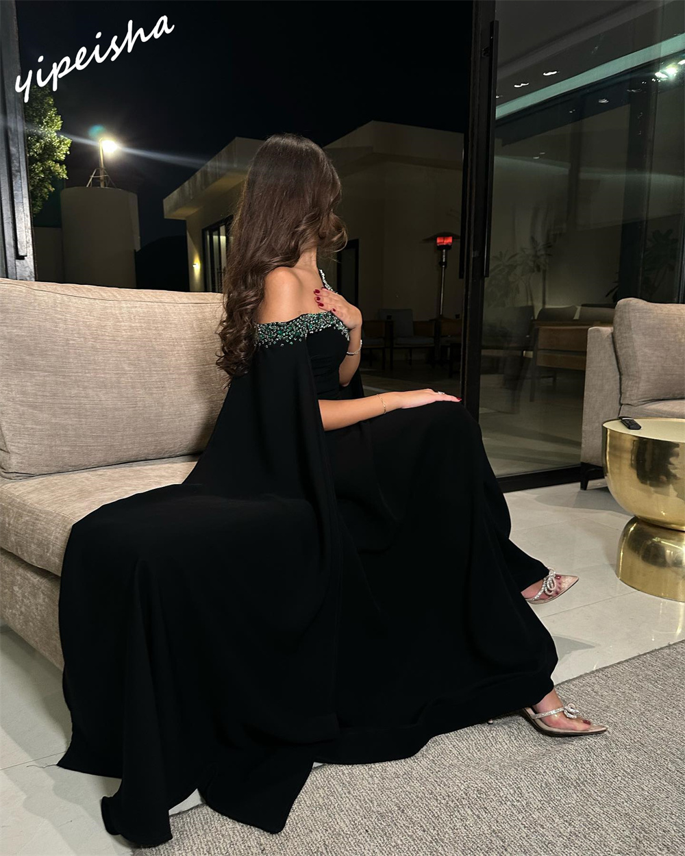 Personalizado requintado fora do ombro a linha até o chão es strass chiffon vestidos personalizados