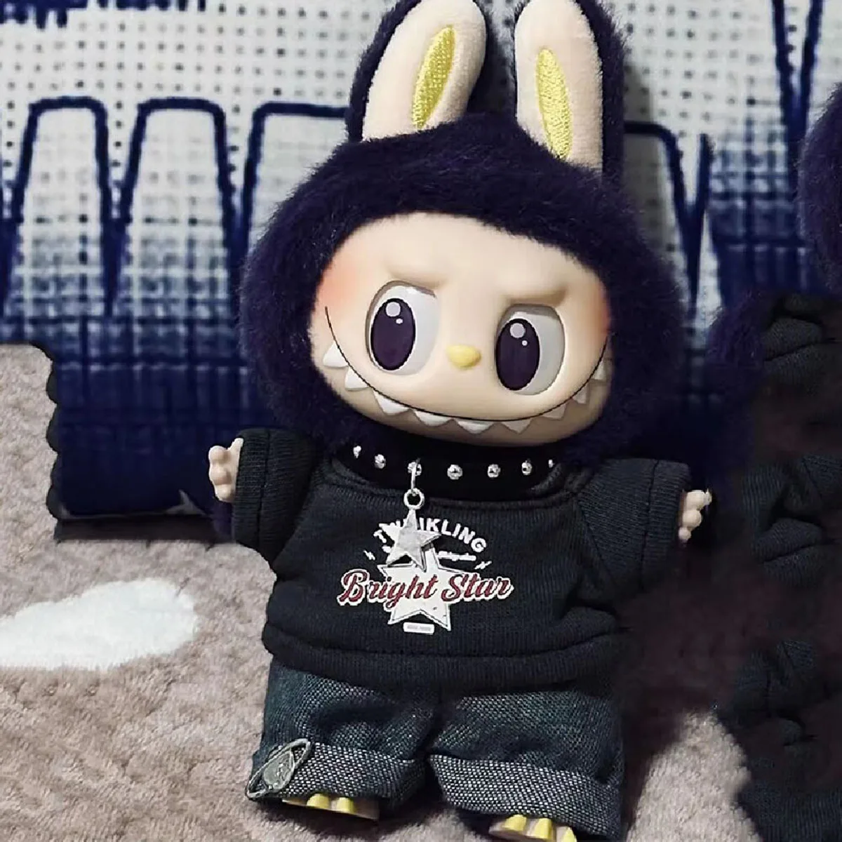 Mini Pluszowe Ubranka dla Lalek Idolów Labubu w Stylu Hip Hop: Koszulka, Spodnie, Czapka, Gitara, Moda, Prezent dla Fanów Gwiazd Muzyki