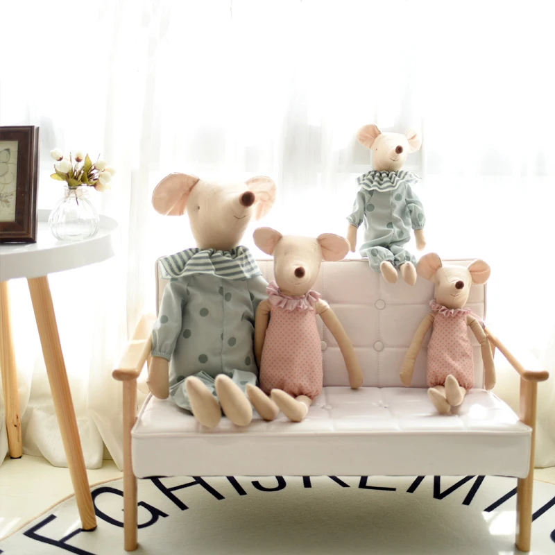 Kinderspielzeug Kleine und süße rosa Baumwollschleife und grüne Schleife Mauspuppe Stofftier