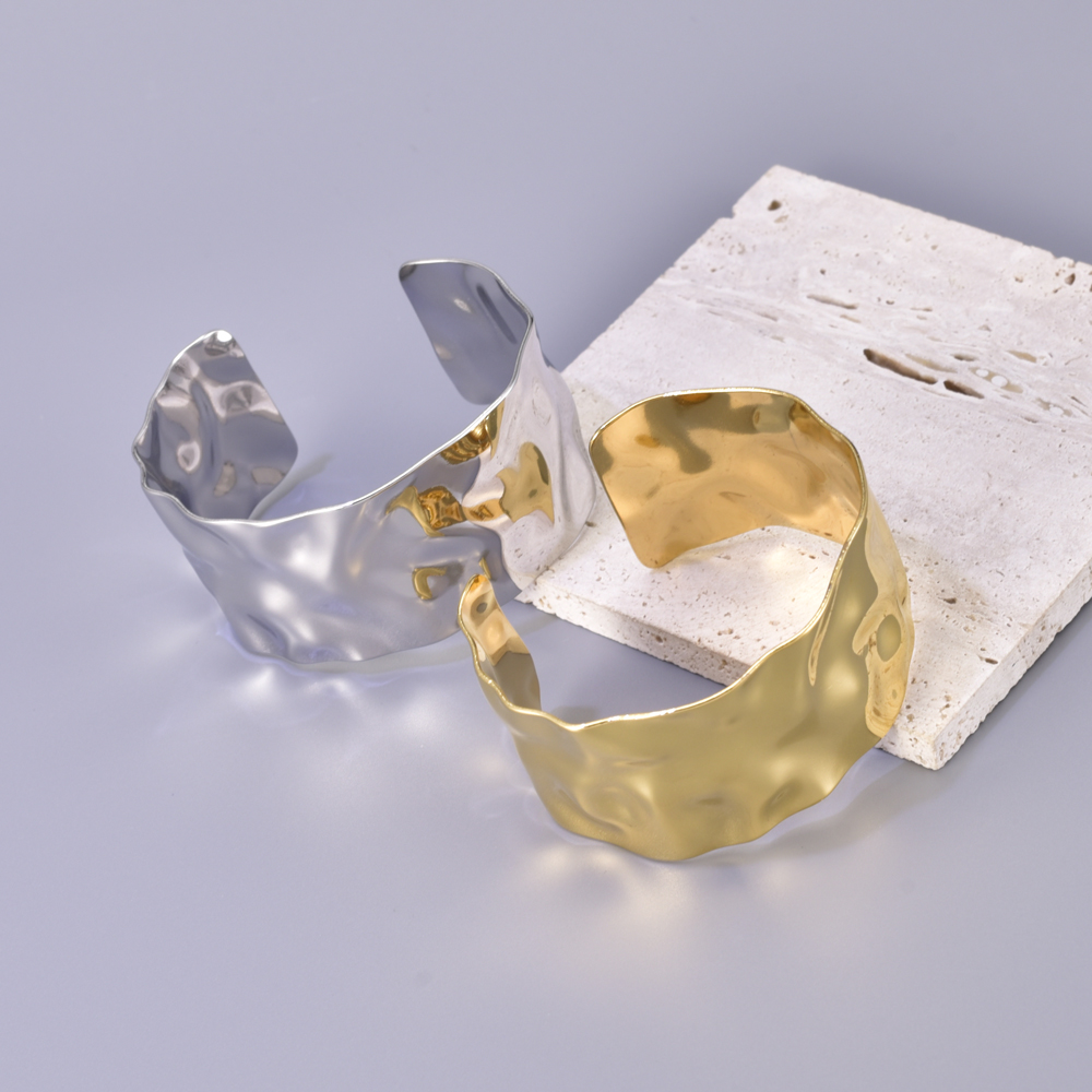 C24 Popular style concave-convex hammer pattern wide surface stainless steel bracelet, personalized for women