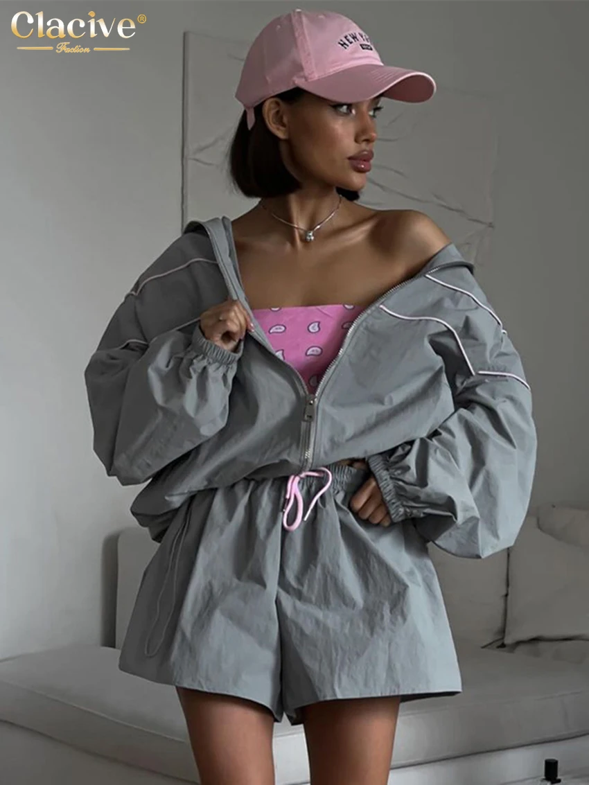 Clacive Fashion Loose Gray 2-częściowe zestawy damskie 2024 Elegancka koszula z długim rękawem i szortami z wysokim stanem Kobieca odzież uliczna