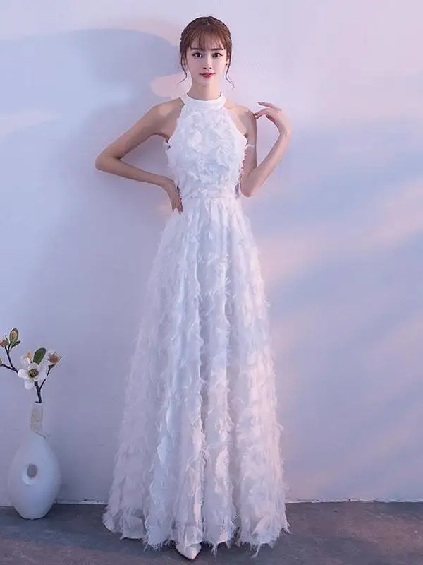 Vestido de Noite E Branco com Plumas, Decote ter, Saia Longa, Estilo Doce, Cintura Média, Modelo Evasê, em Fibra de...
