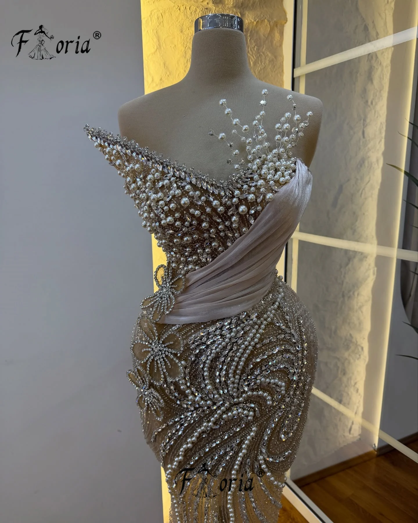 Moderne Perlen Perlen Meerjungfrau Abendkleid Champagner Applikationen 3D Prom Kleider Luxus Frau Party Robe de soiree Angepasst 2025