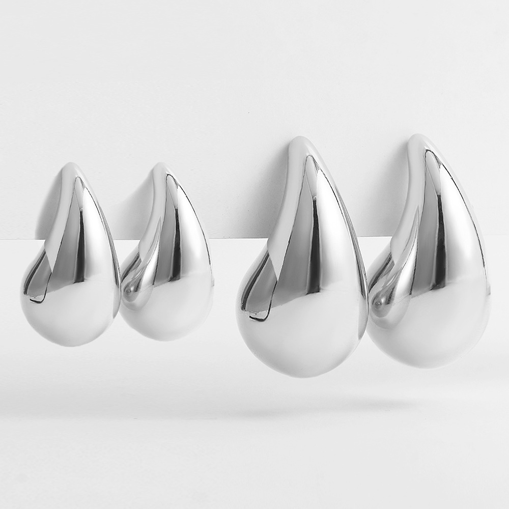 เครื่องประดับโมเดิร์นใหม่สีทองชุบ Chunky โดมต่างหูสําหรับของขวัญผู้หญิงผู้หญิงขายร้อนยอดนิยมอุปกรณ์เสริมหู