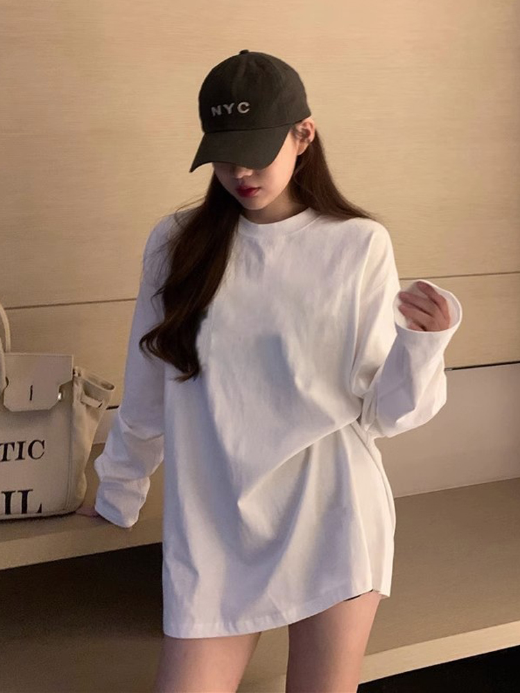 ルーズ長袖コットン Tシャツ女性のインナーウェアベースシャツ春秋の新スタイル快適な通気性ピュアカラートップ