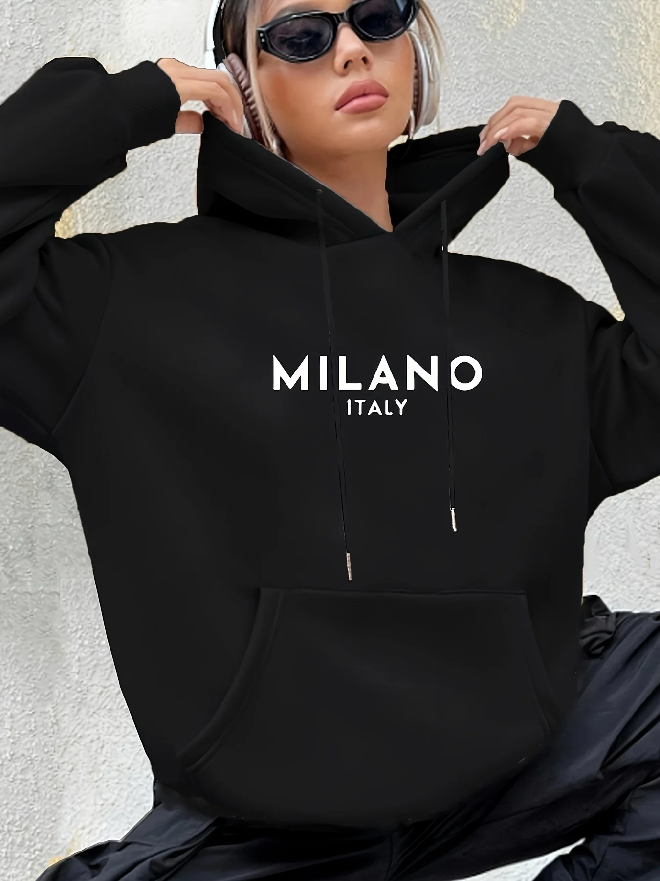Moletom com capuz de poliéster Milano Italy para mulheres 100% tecido de malha com estampa de alfabeto casual moletom de manga comprida com bolso